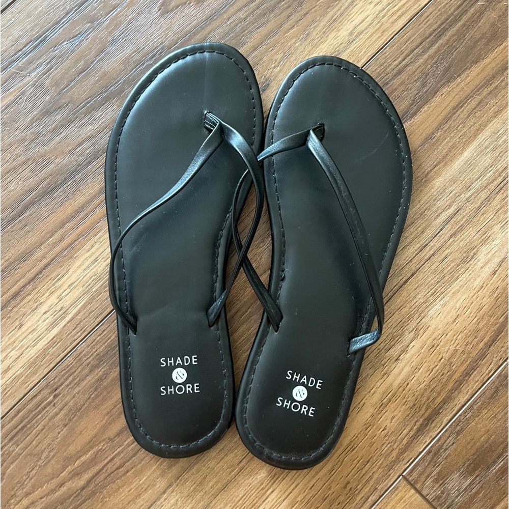 Shade & Shore flip flops